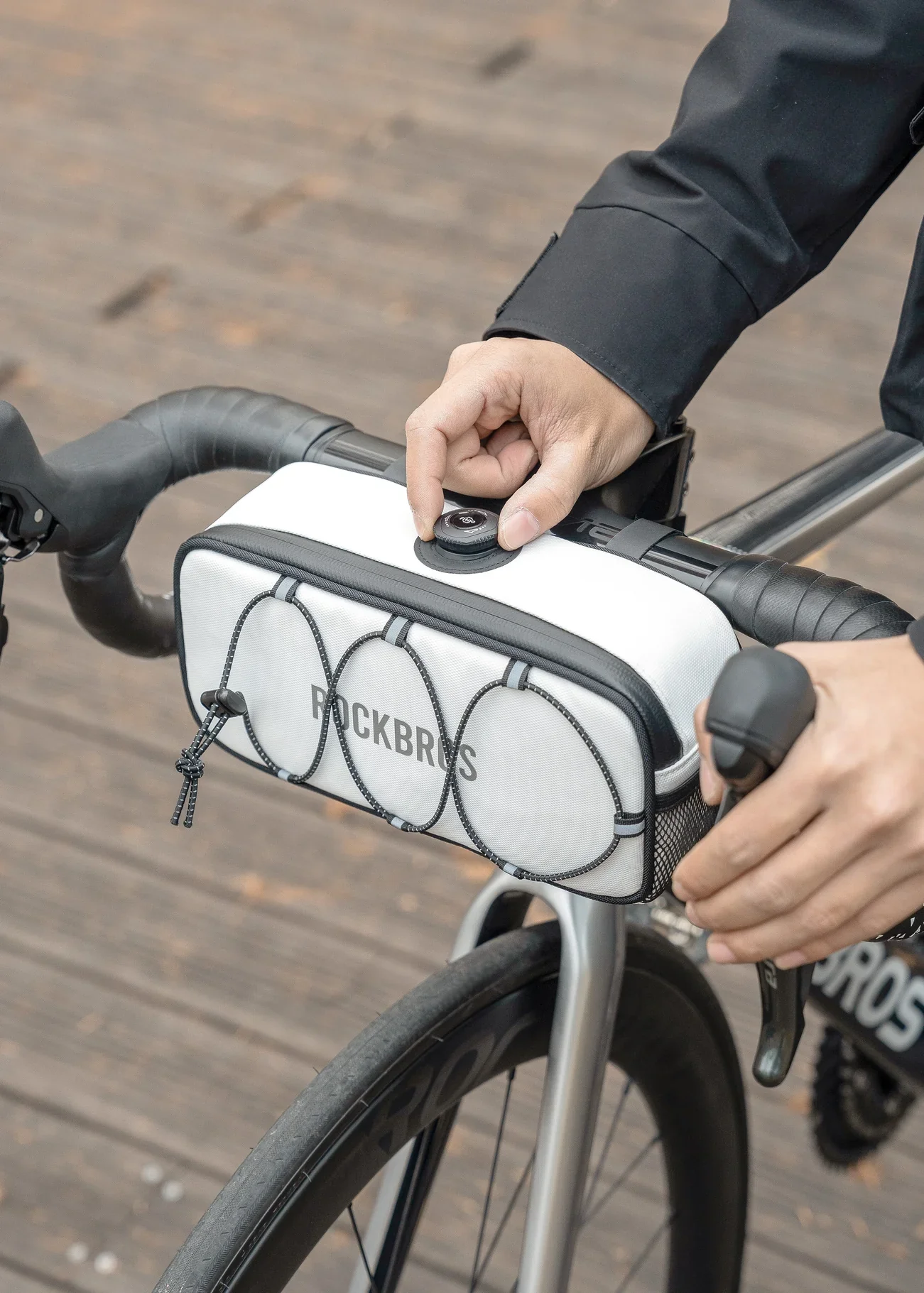 ROCKBROS Square Handlebar Bag-Road to sky - Image 13