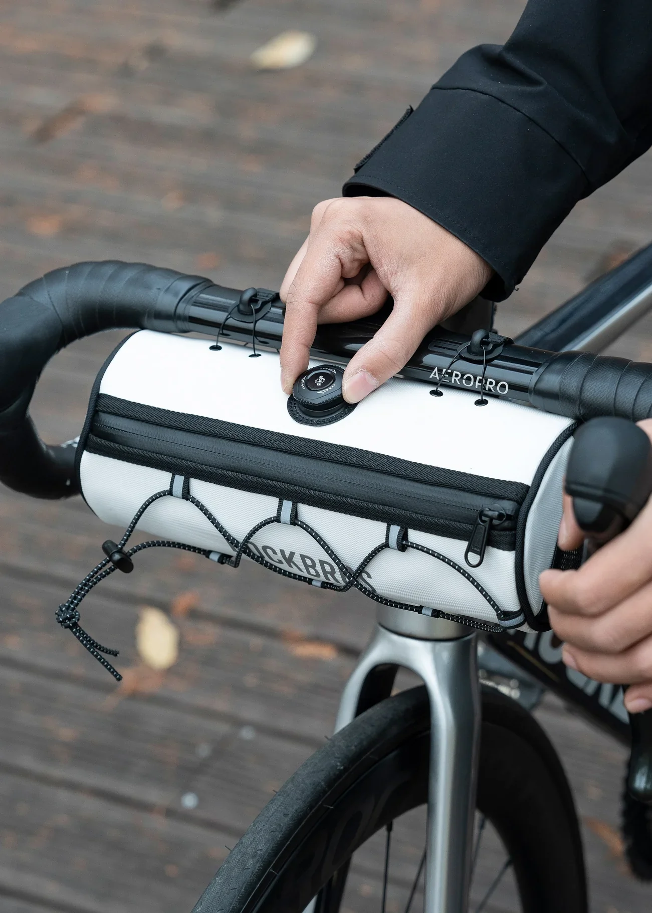 ROCKBROS Round Bike Handlebar Bag-road to sky - Image 11