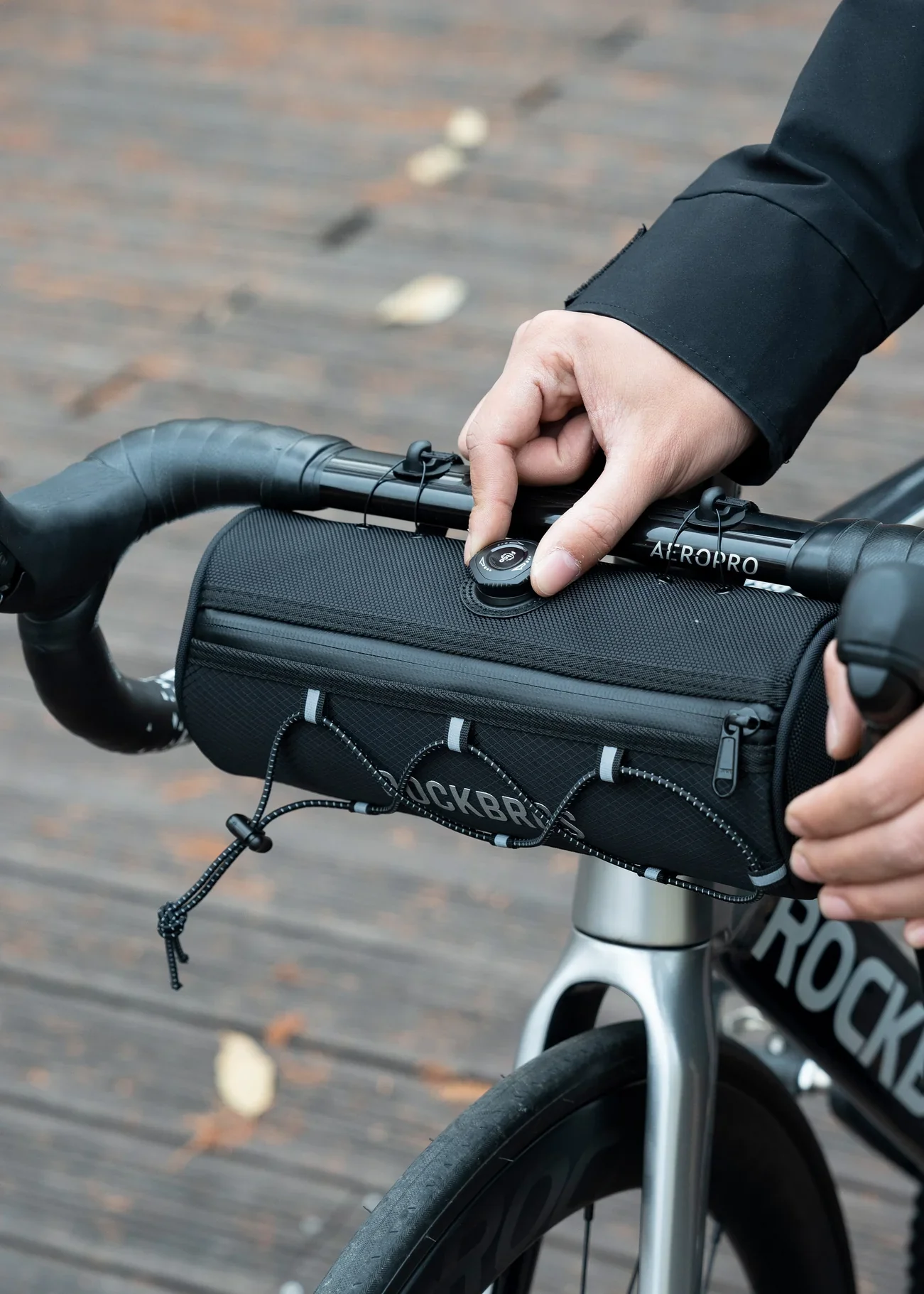 ROCKBROS Round Bike Handlebar Bag-road to sky - Image 5