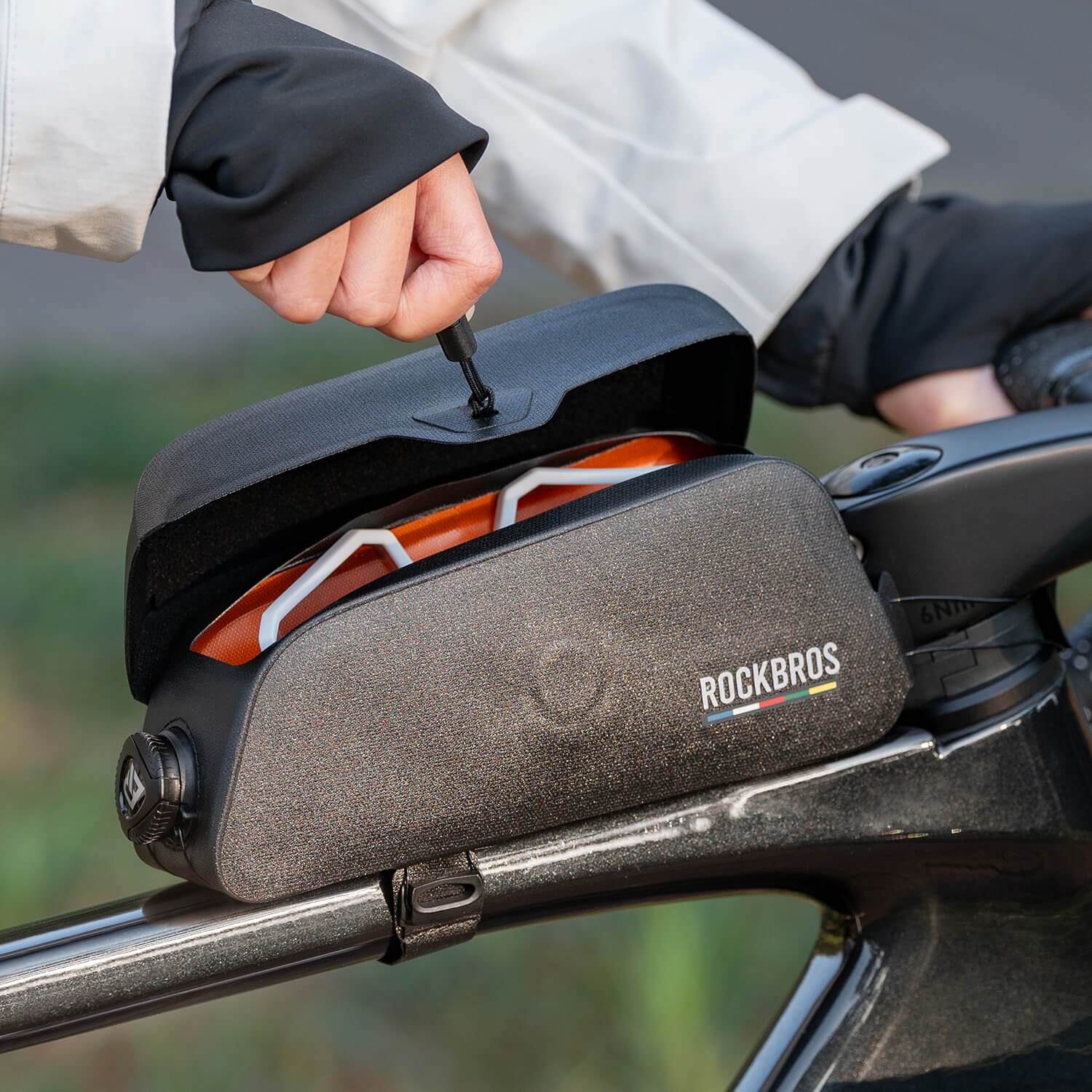 ROCKBROS Road To Sky 100%Waterproof Magnetic Bike Top Tube Frame Bag 0.6L/0.9L - Image 7